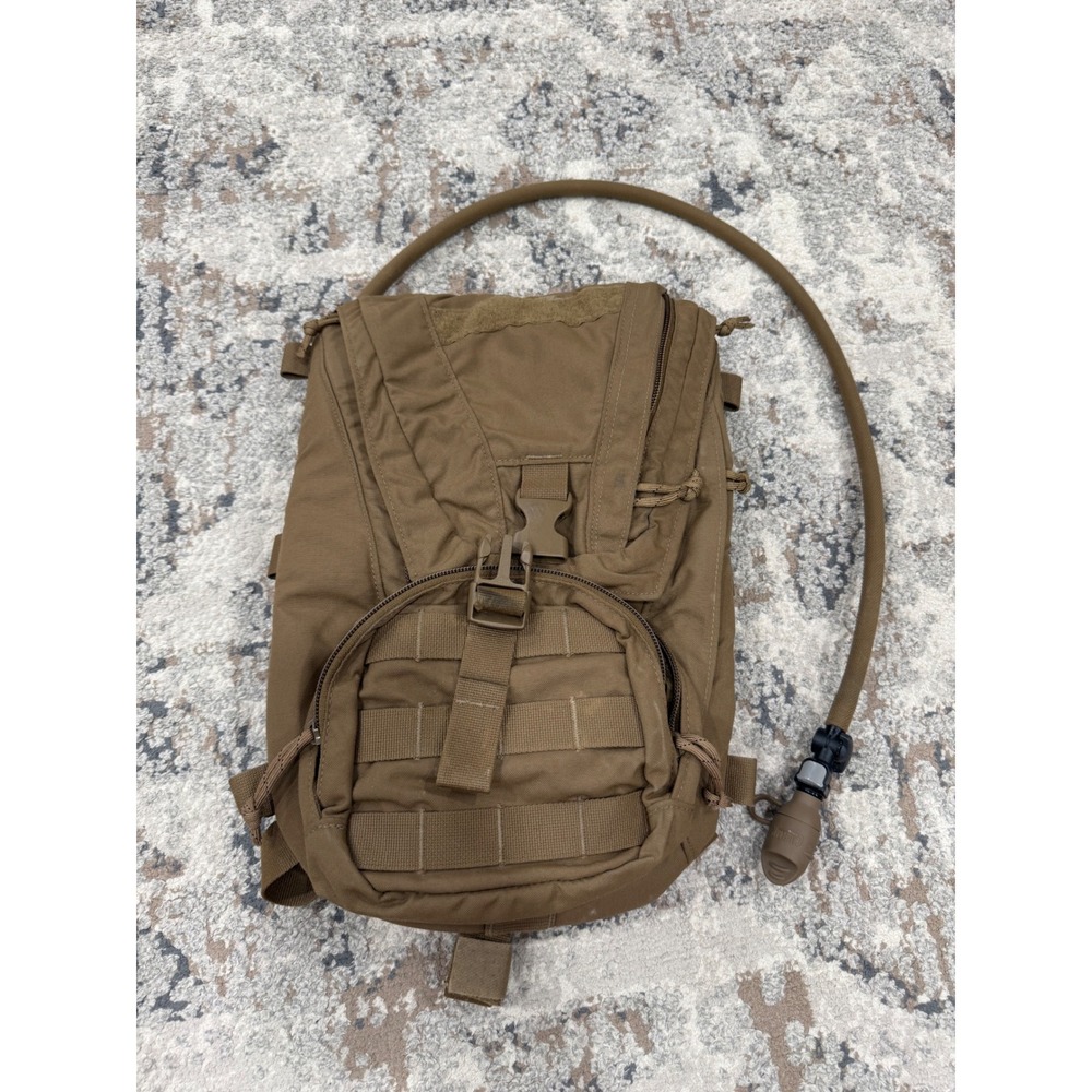 Eagle Industries USMC Hydration Carrier Coyote Brown 8465-01-600-7882 CamelBak